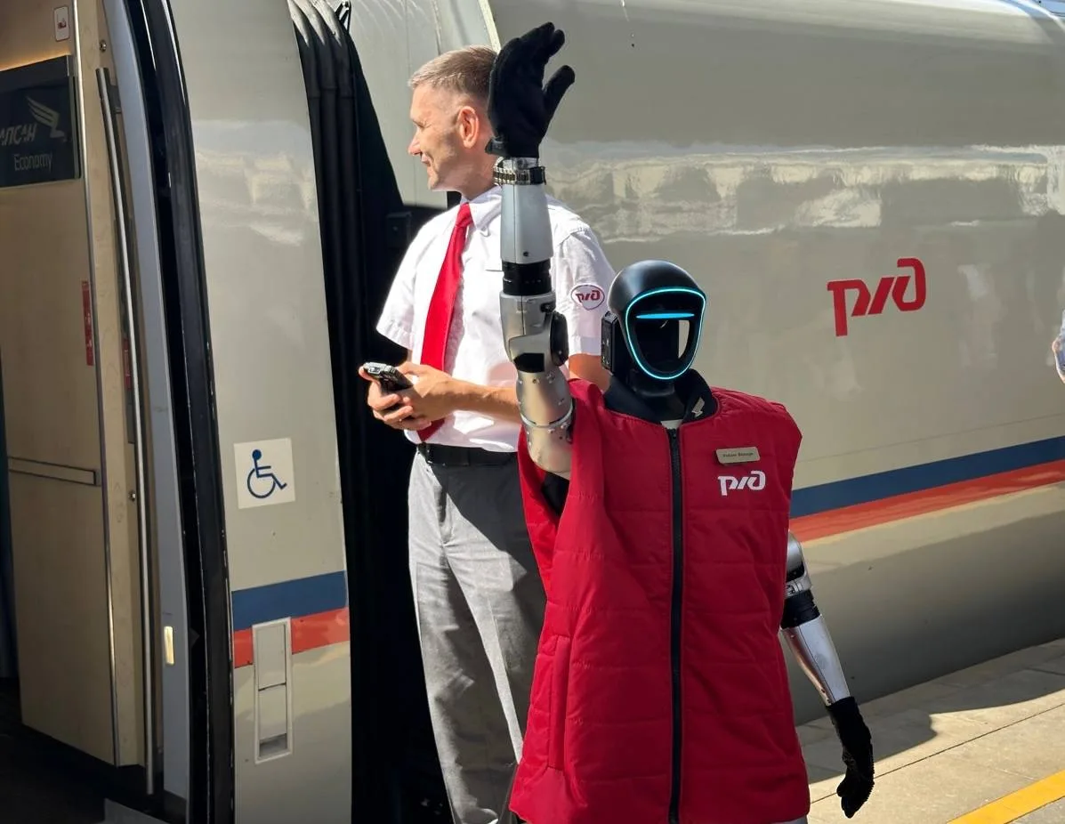 ⚡️⚡️⚡️⚡️⚡️ РЖД показали робота-проводника Володю на базе китайского гуманоидного робота...