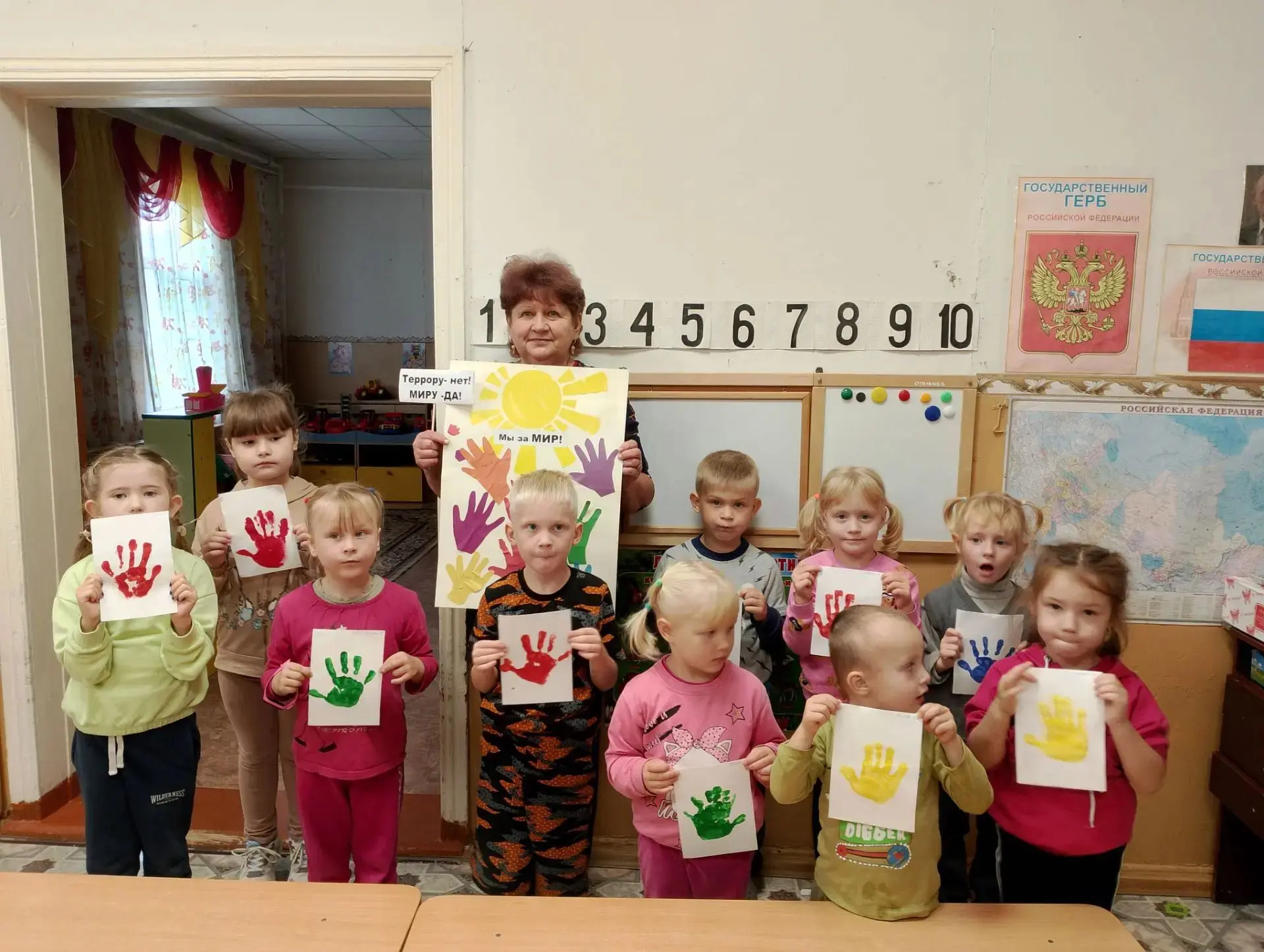 Воспитатели  дошкольной группы МОУ "Сеготская школа" Машинина Галина Леонидовна и Волод...