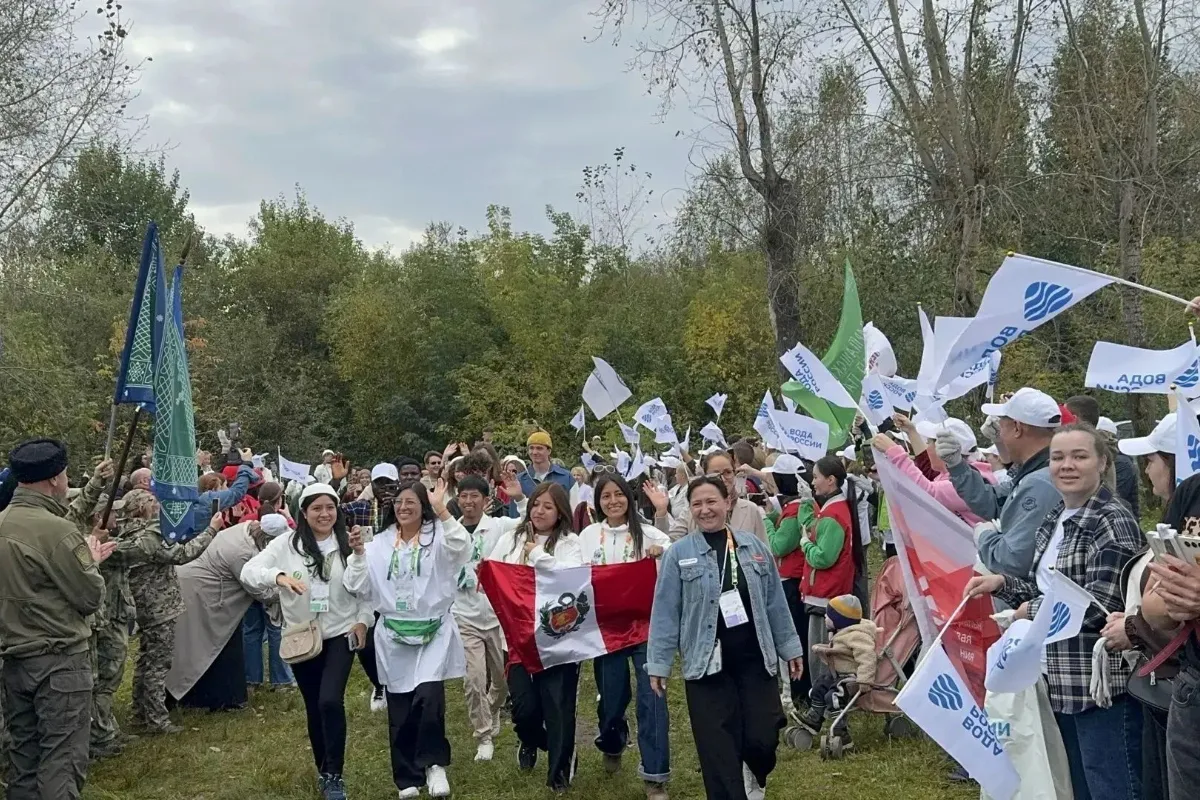 🌳 Участники Международного фестиваля молодёжи так впечатлились субботником на озере Ша...