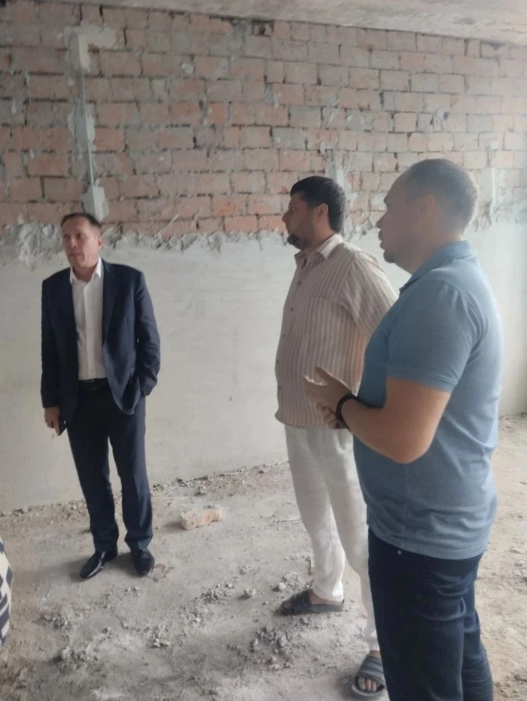 Во вторник состоялся внеочередной штаб по капитальному ремонту Преображенской средней школы. Контрол