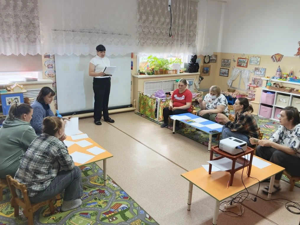 Сегодня в младшей группе, состоялось традиционное родительское собрание, на котором был...