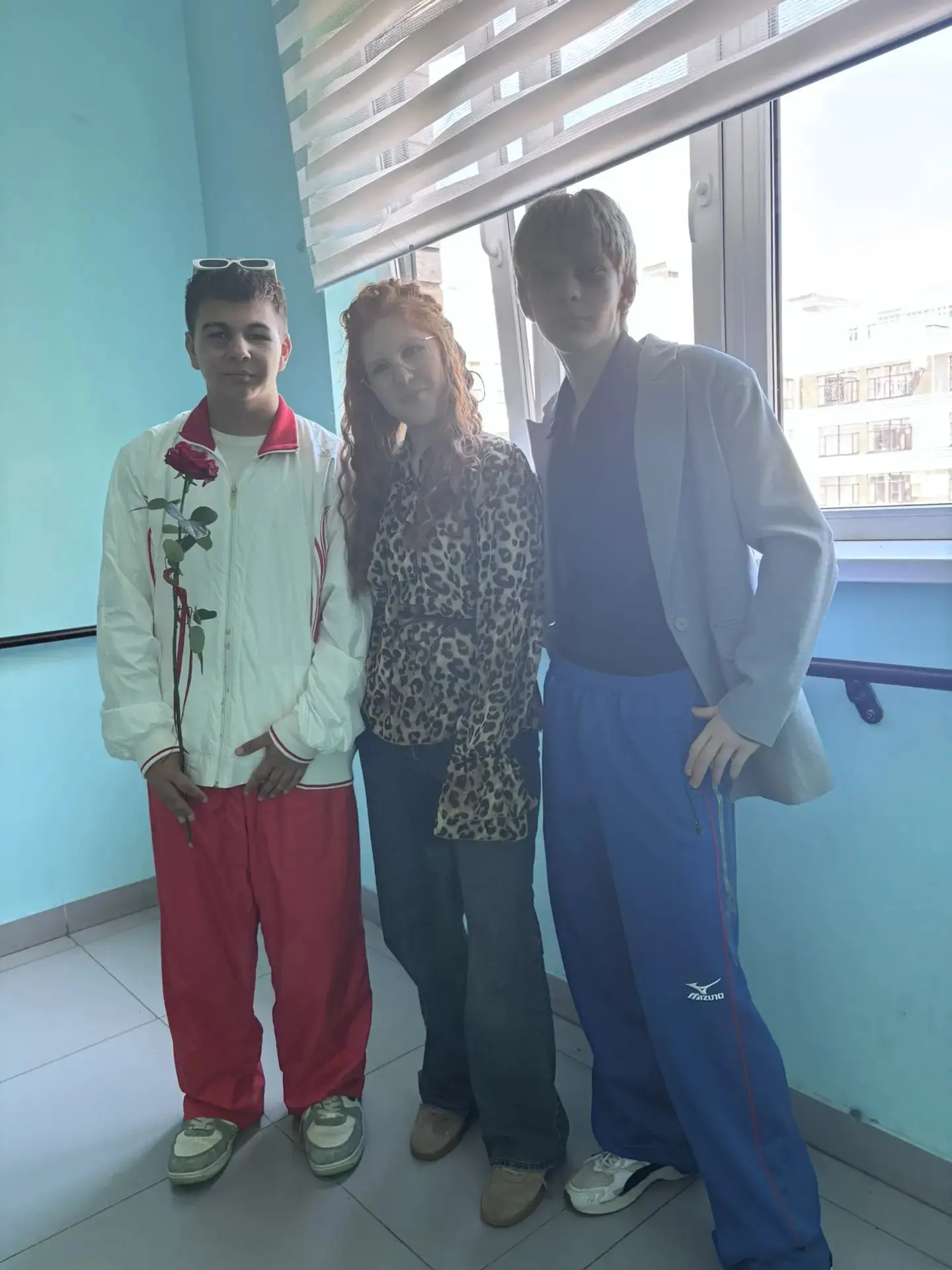 💞💞💞А у нас сегодня в школе прошёл день в стиле 90-х ☺ Школьники с удовольствием подхватили идею.  🧒👦