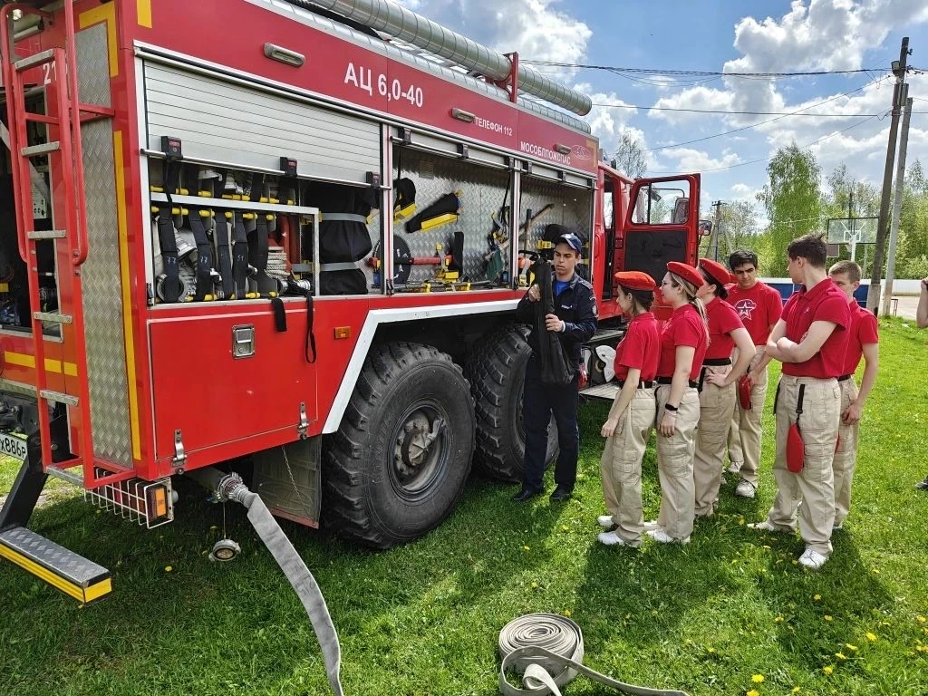 🚒 Сотрудники МЧС России приняли участие в организации и проведении военно-патриотической игры «Насле