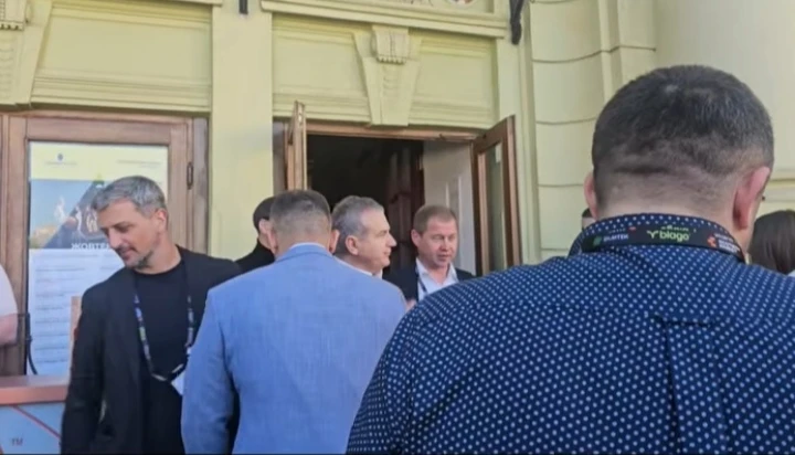 Много контактов и интересных знакомств