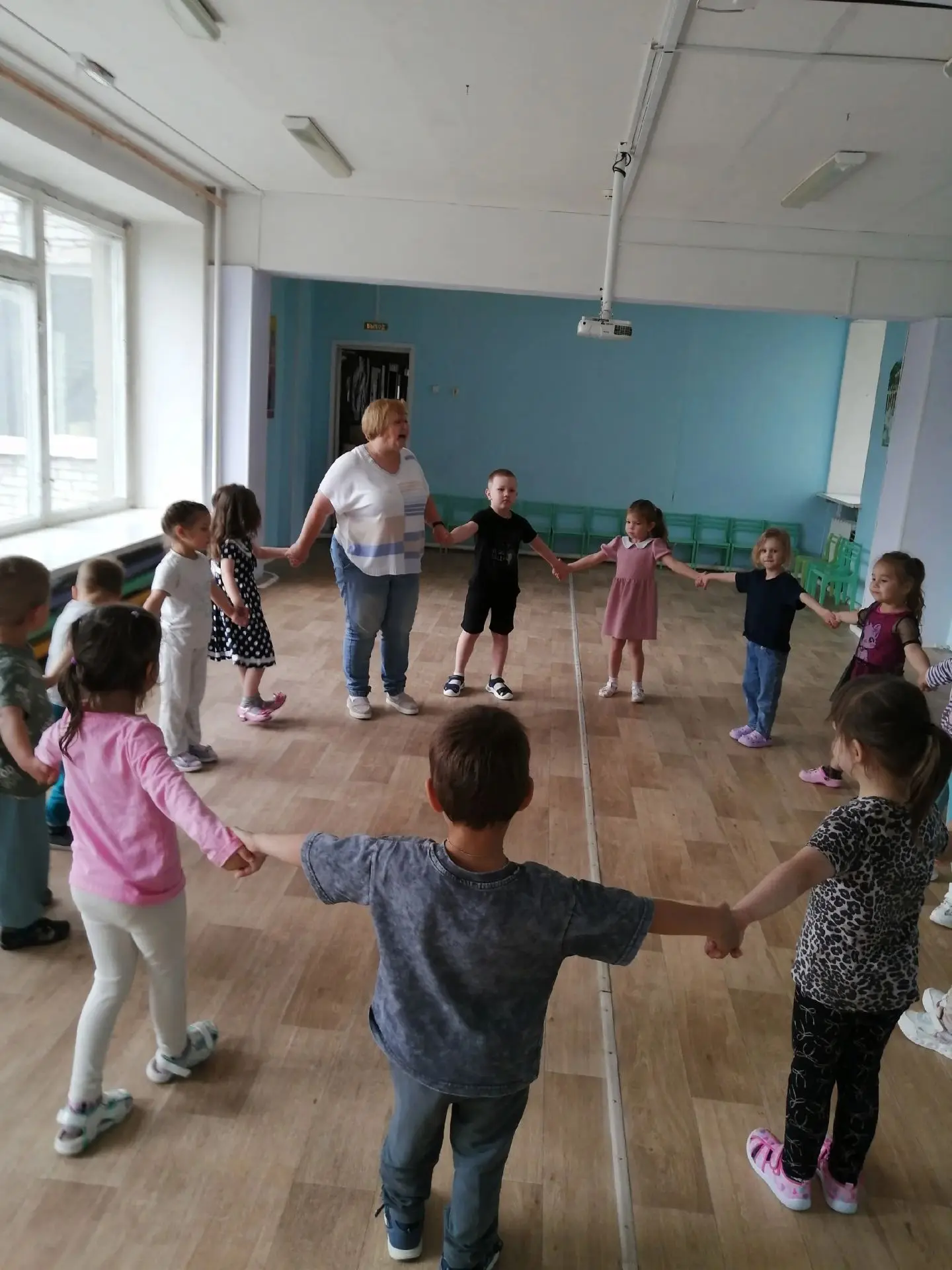 Прыг-скок, наш весёлый денёк!

 🌟6 июля - необычный праздник, день скакалки. Скакалка помогает нам 