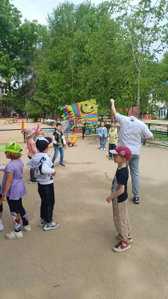 🎉 Вчера в подготовительной группе № 1 — парад воздушных змеев! 🎉