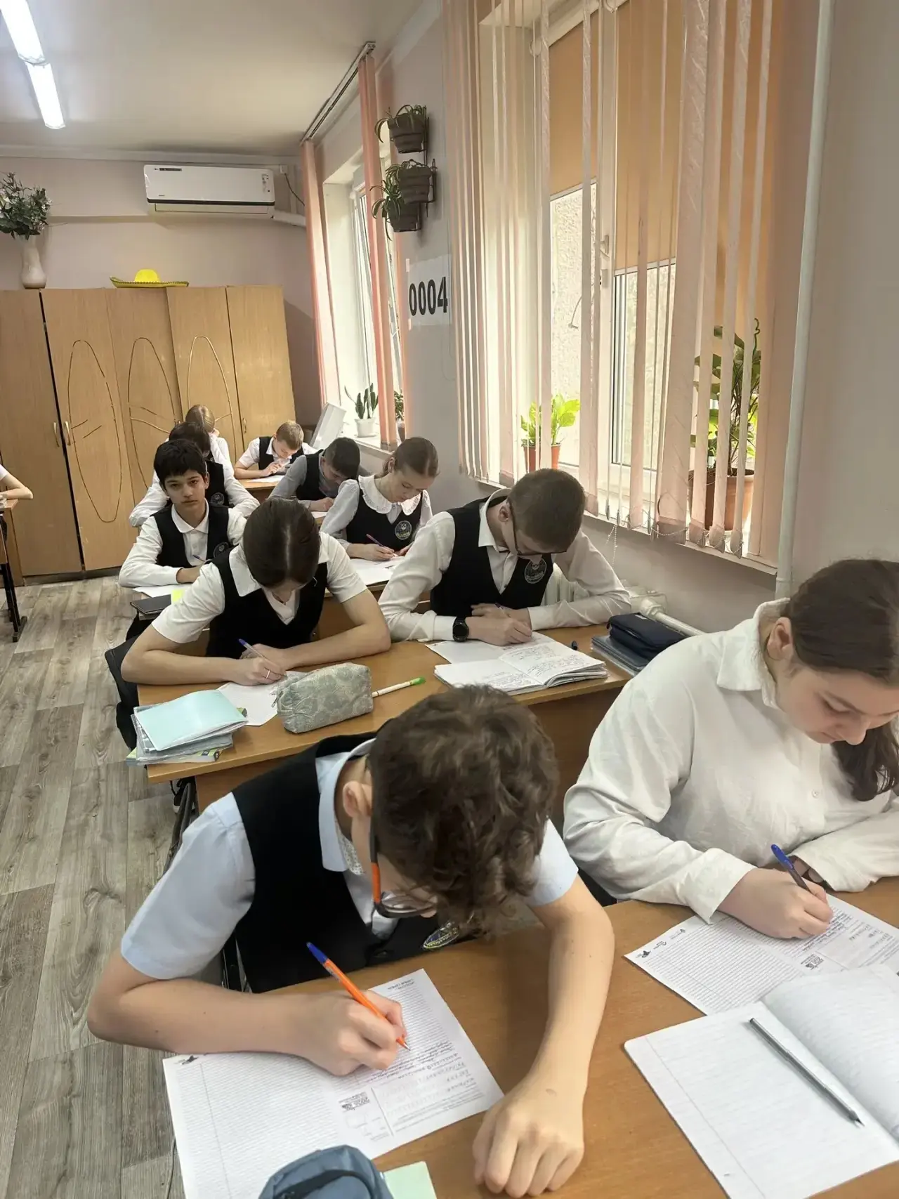 18 марта в нашей школе прошла Всероссийская просветительская акция « Россия- семья семей»., посвящен
