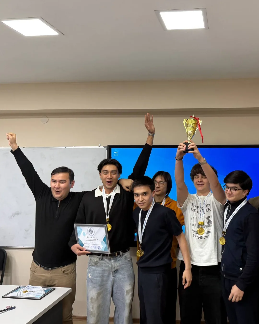 🥇В филиале СПбГУ в Ташкенте прошла торжественная церемония награждения победителей спо...