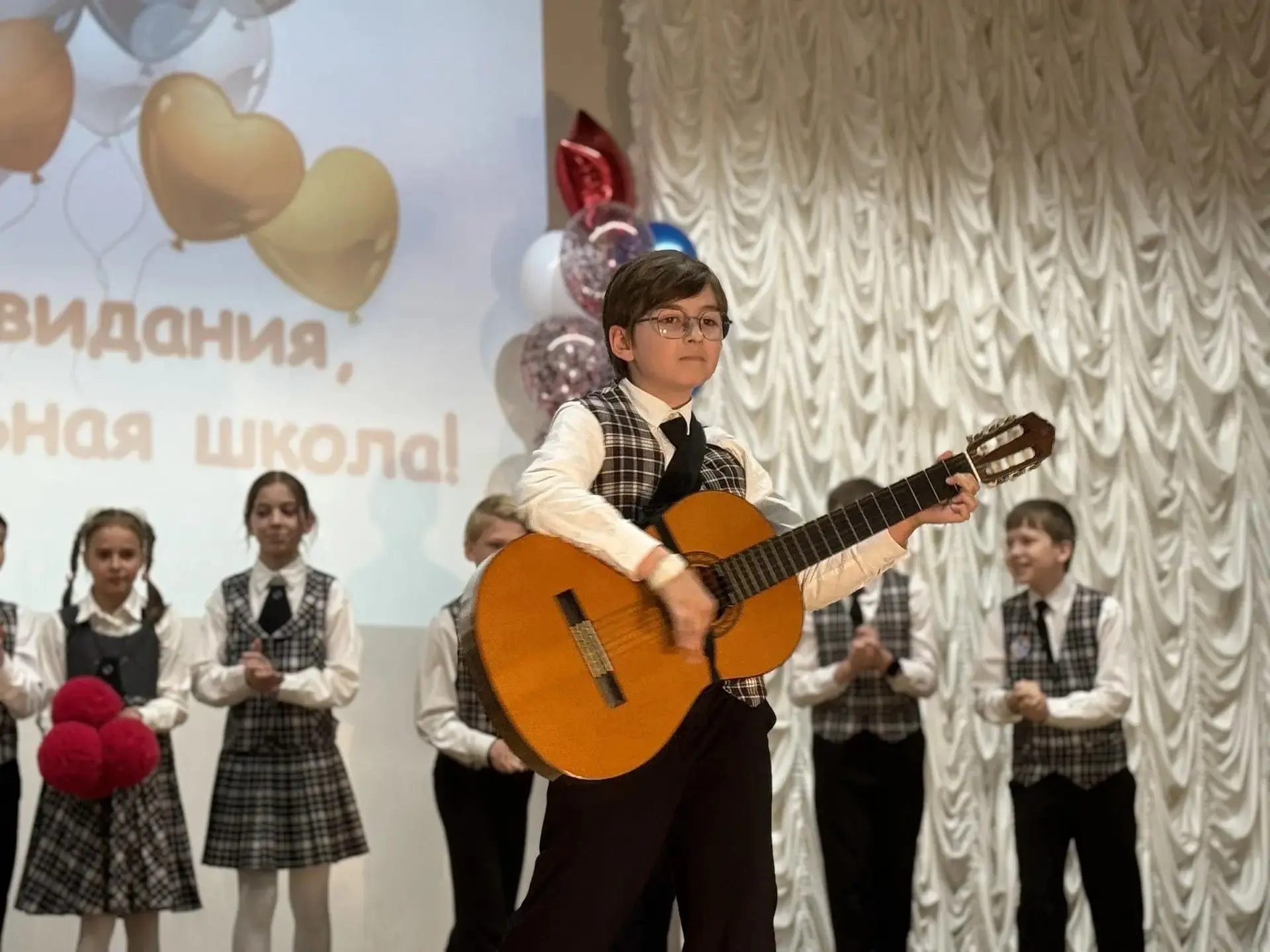 🎉Праздник "Прощай, начальная школа"!  В Лицее №410 состоялось торжественное мероприятие – четверокла