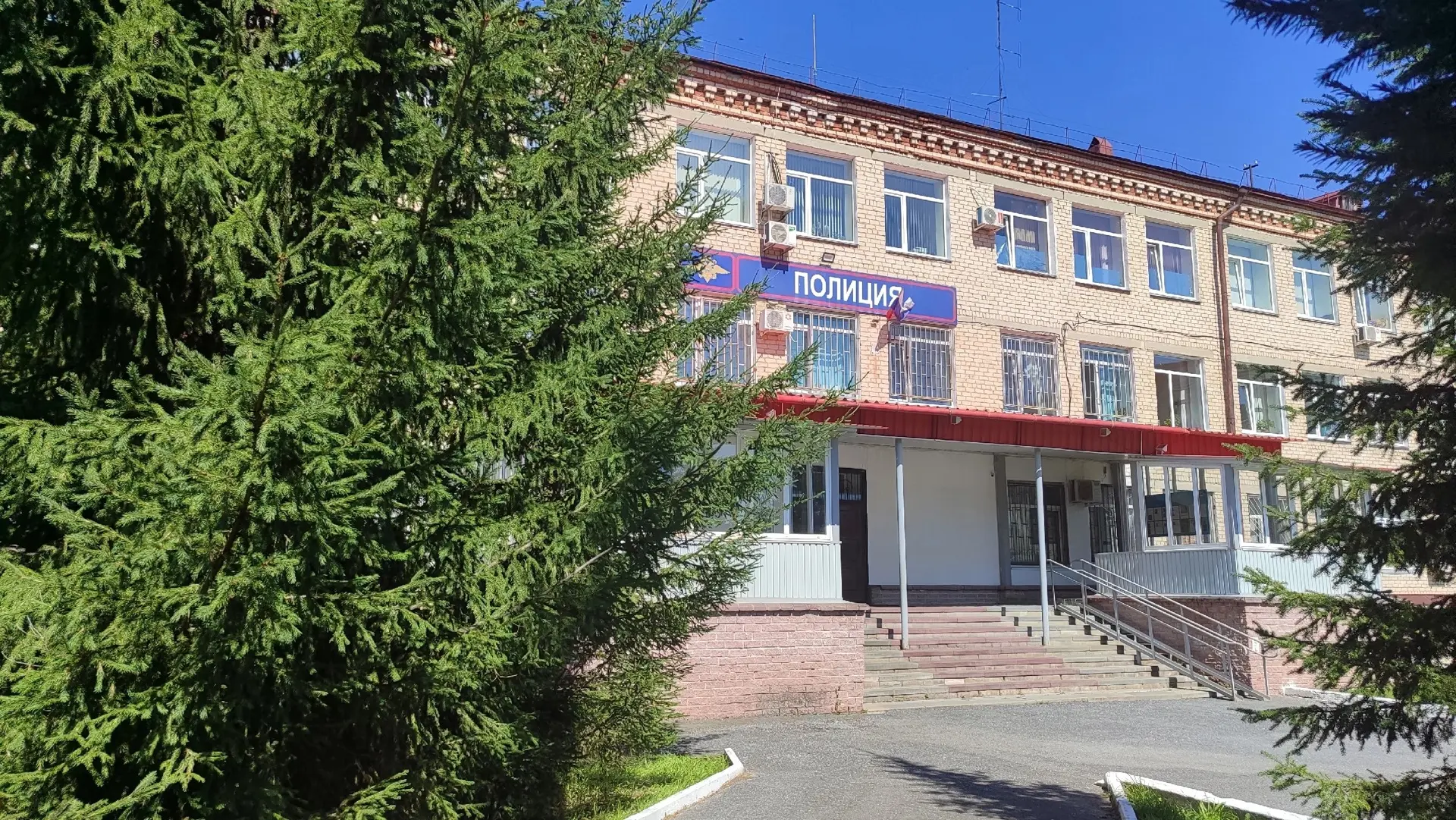 🔴🔵Полицейские Златоуста раскрыли кражу спустя несколько месяцев: подозреваемый разбил...