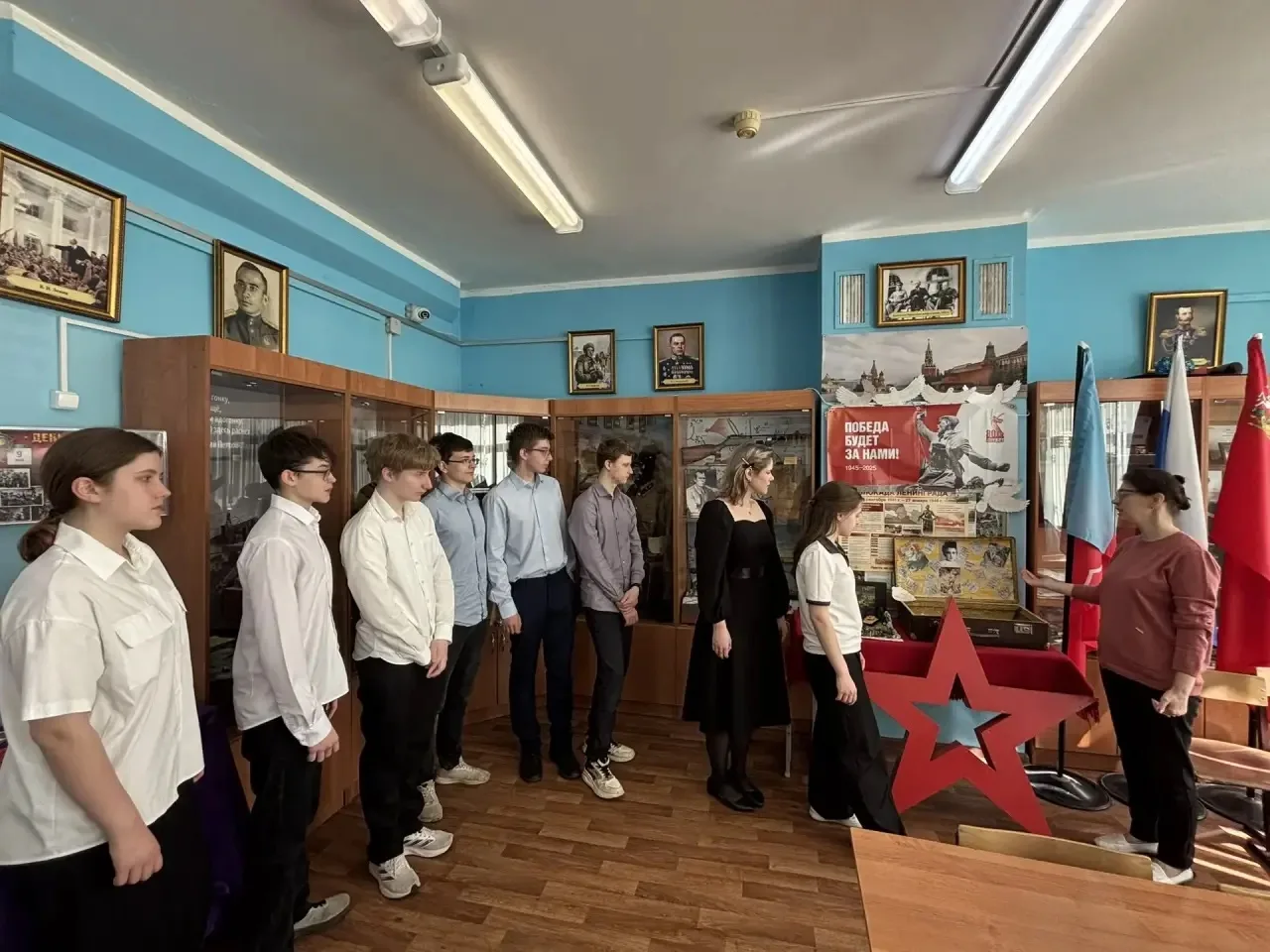 🇷🇺 18 мая 2026 года в Международный день музеев школьный музей «Лобненский рубеж» распахнул свои две