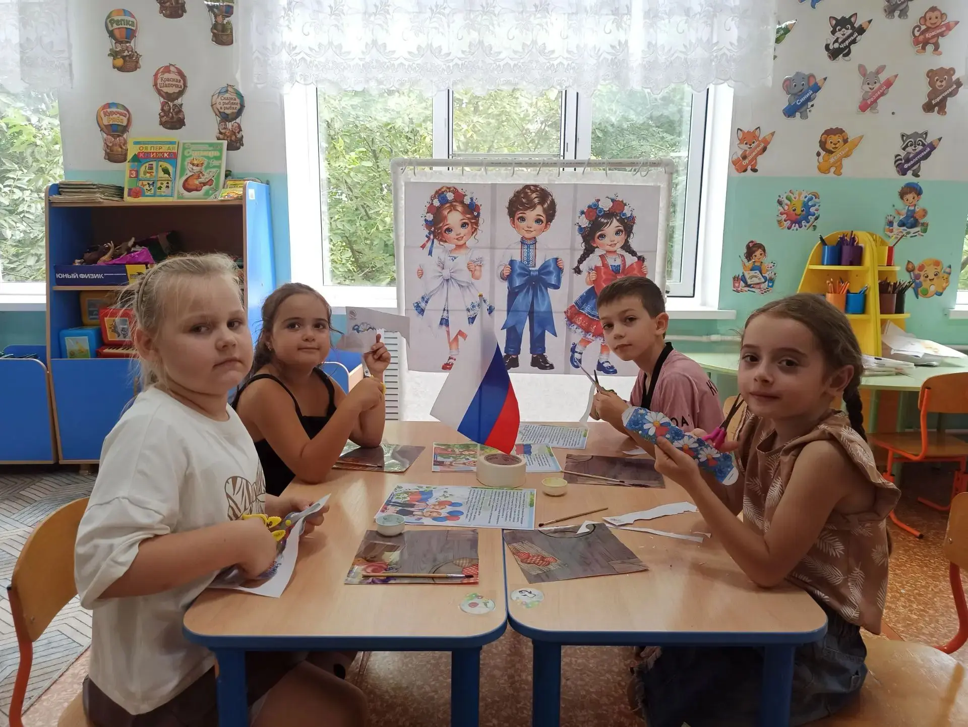 🇷🇺В группе #Светлячки прошла беседа о самом главном флаге страны. Теперь наши ребята ...