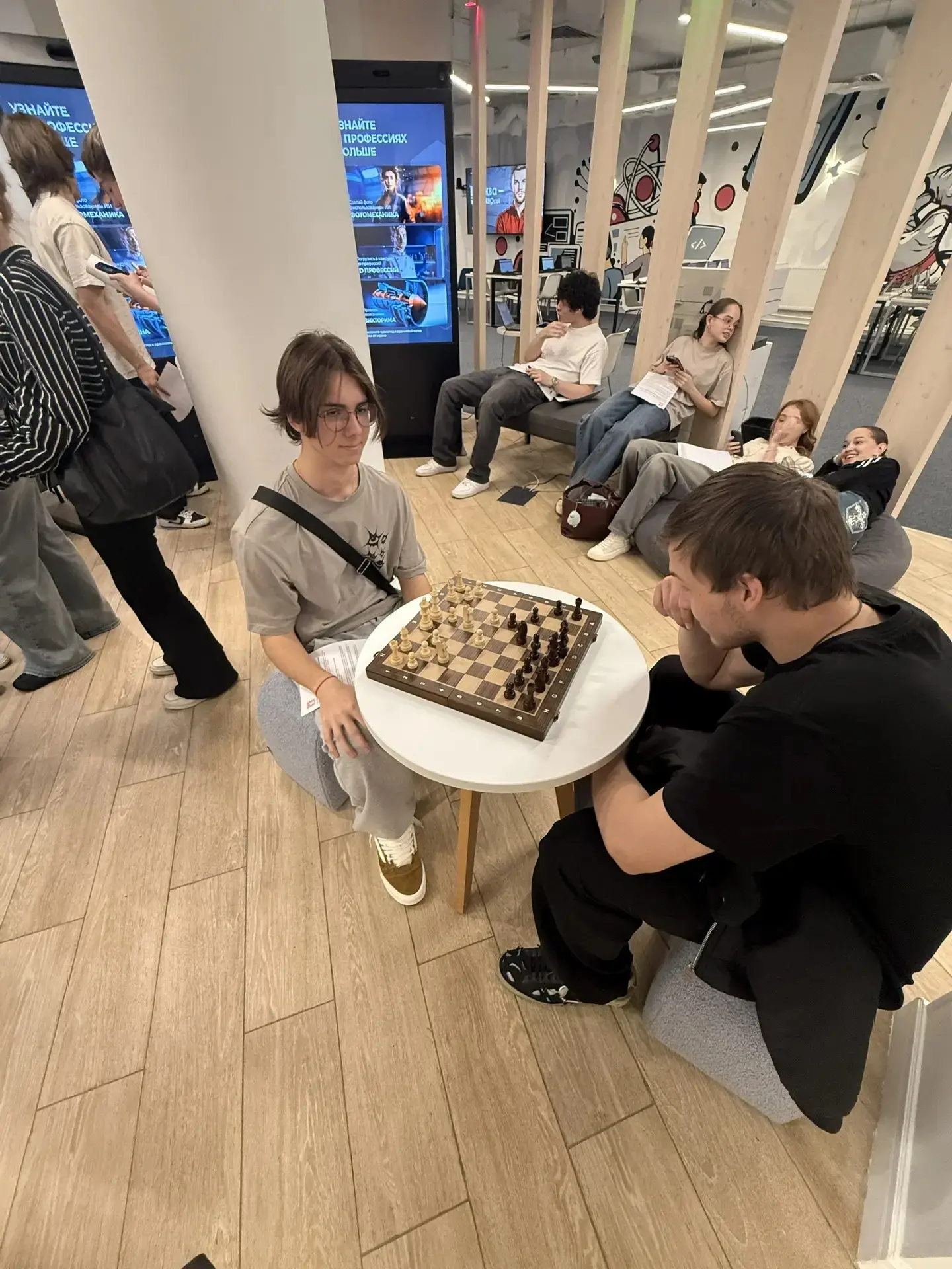 😊 Десятиклассники в Центре занятости «Моя карьера»  Ученики 10 «П» класса посетили Центр занятости «