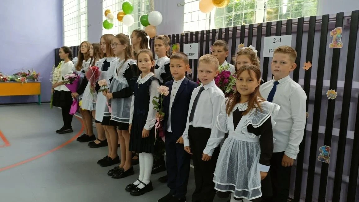💫1 сентября в нашей школе прошла торжественная линейка, посвященная Дню знаний.