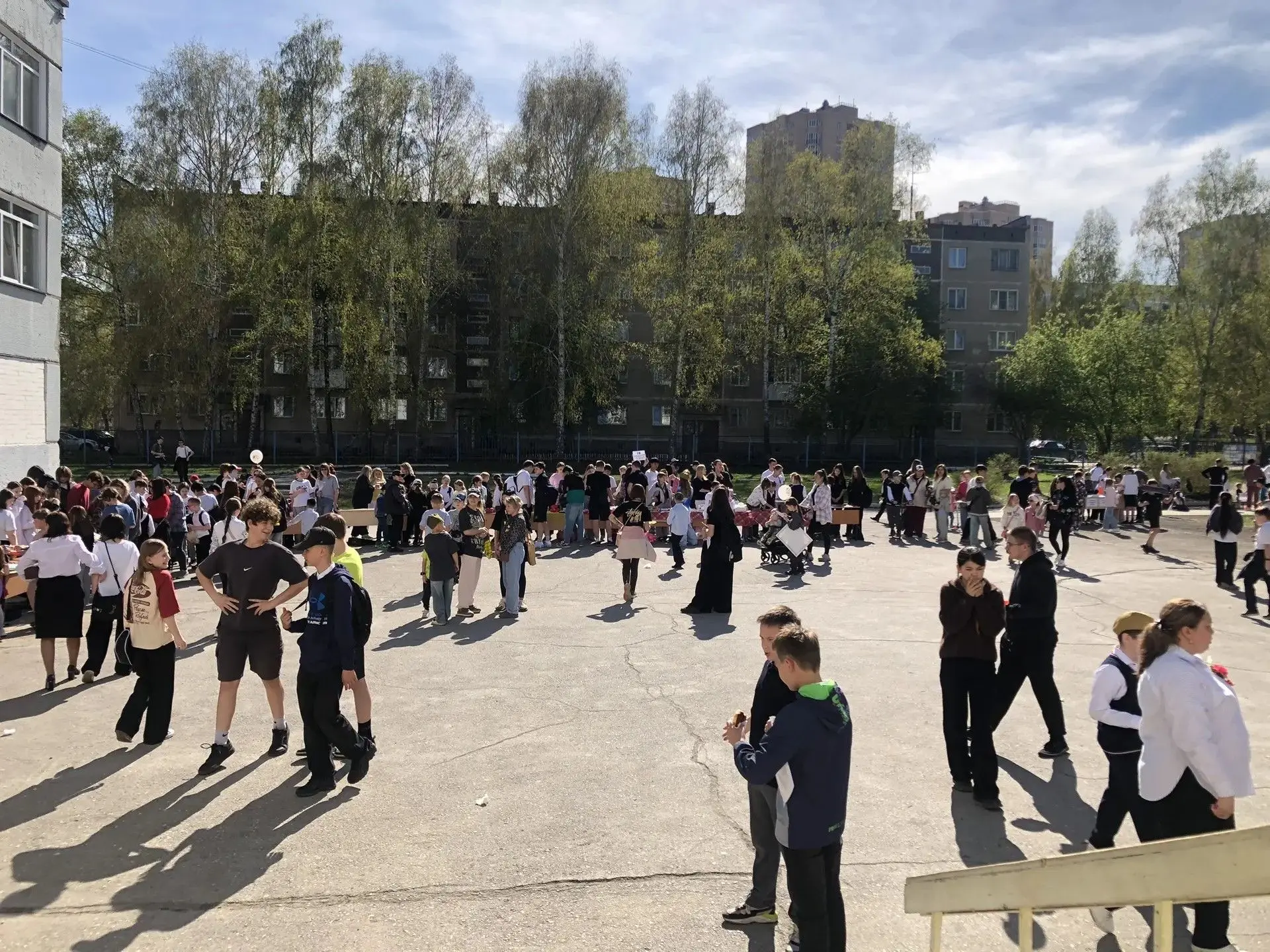 🕊️ Память, единство, поддержка — так можно описать атмосферу, которая царила 7 мая в школе № 192  Но