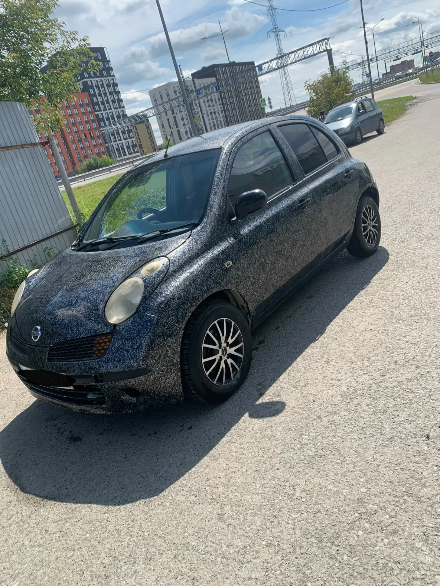 Nissan march