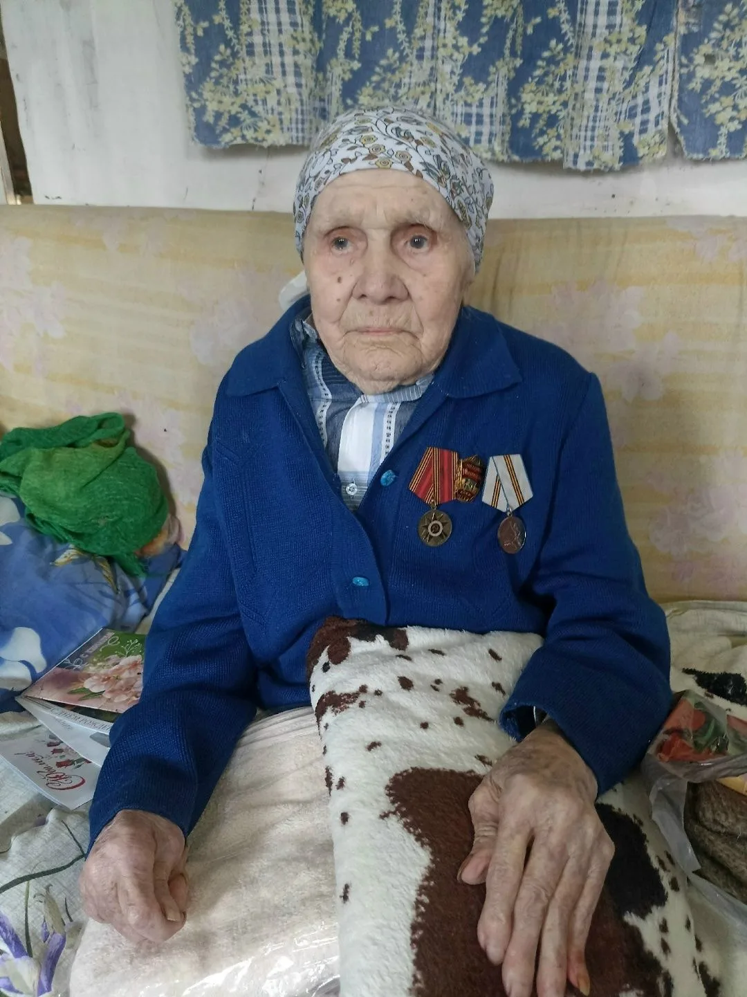 В Сюмсинском районе поздравили настоящую легенду — Александру Егоровну Ходыреву, которо...