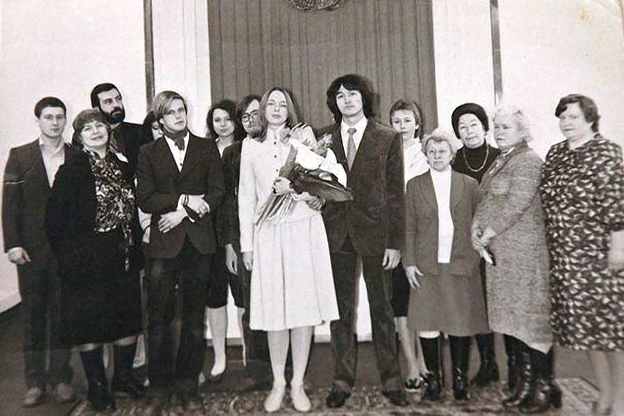 Свадьба Виктора Цоя и Марианны Родованской, февраль 1985.