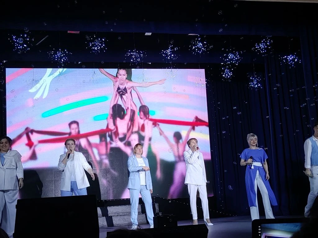 🎤✨ Сегодня в ЦДТ с большим  успехом прошёл концерт  «Фестиваль „Радуга. Расширяя  границы…“», посвящ