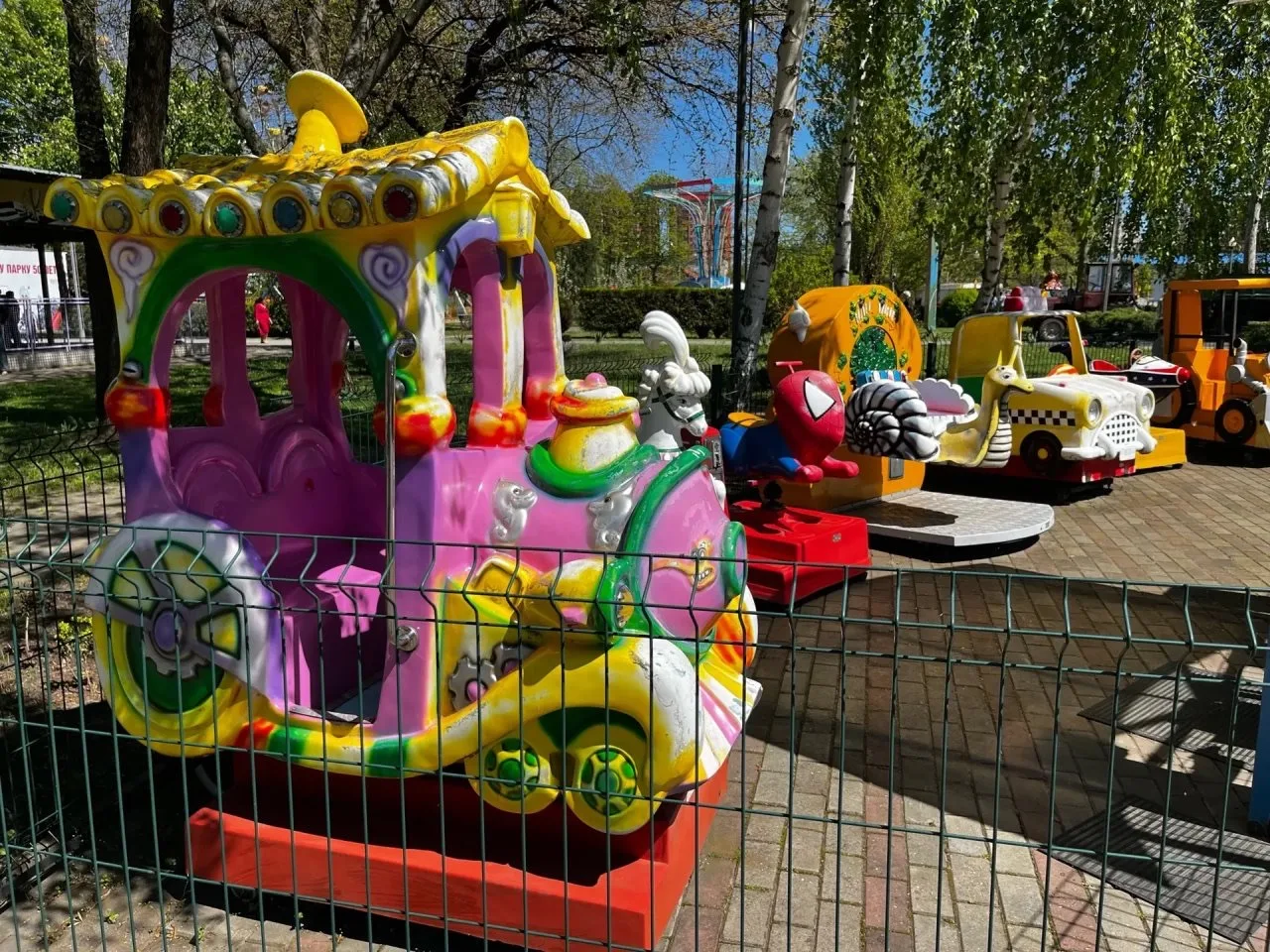 Напоминаем: каждую среду все карусели в два раза дешевле!*🎠

Ловите момент, чтобы промчаться с вете