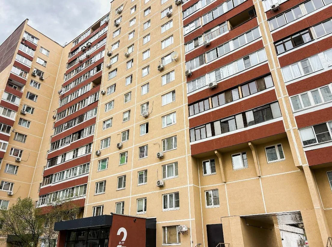 Осенью Москва сама подсказывает палитру для фасадов: охра, терракота, красный, коричнев...