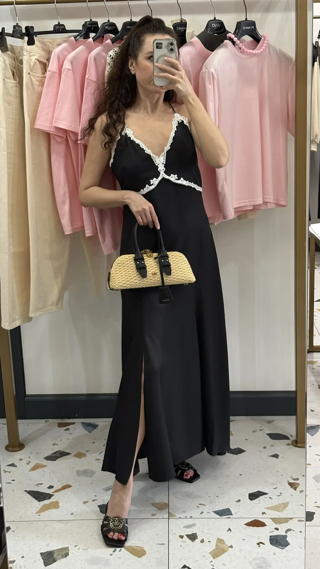 NEW COLLECTION 🩷
Pinko

❔Не знаете, какой размер подойдёт?Напишите нам в Директ, и мы подготовим до