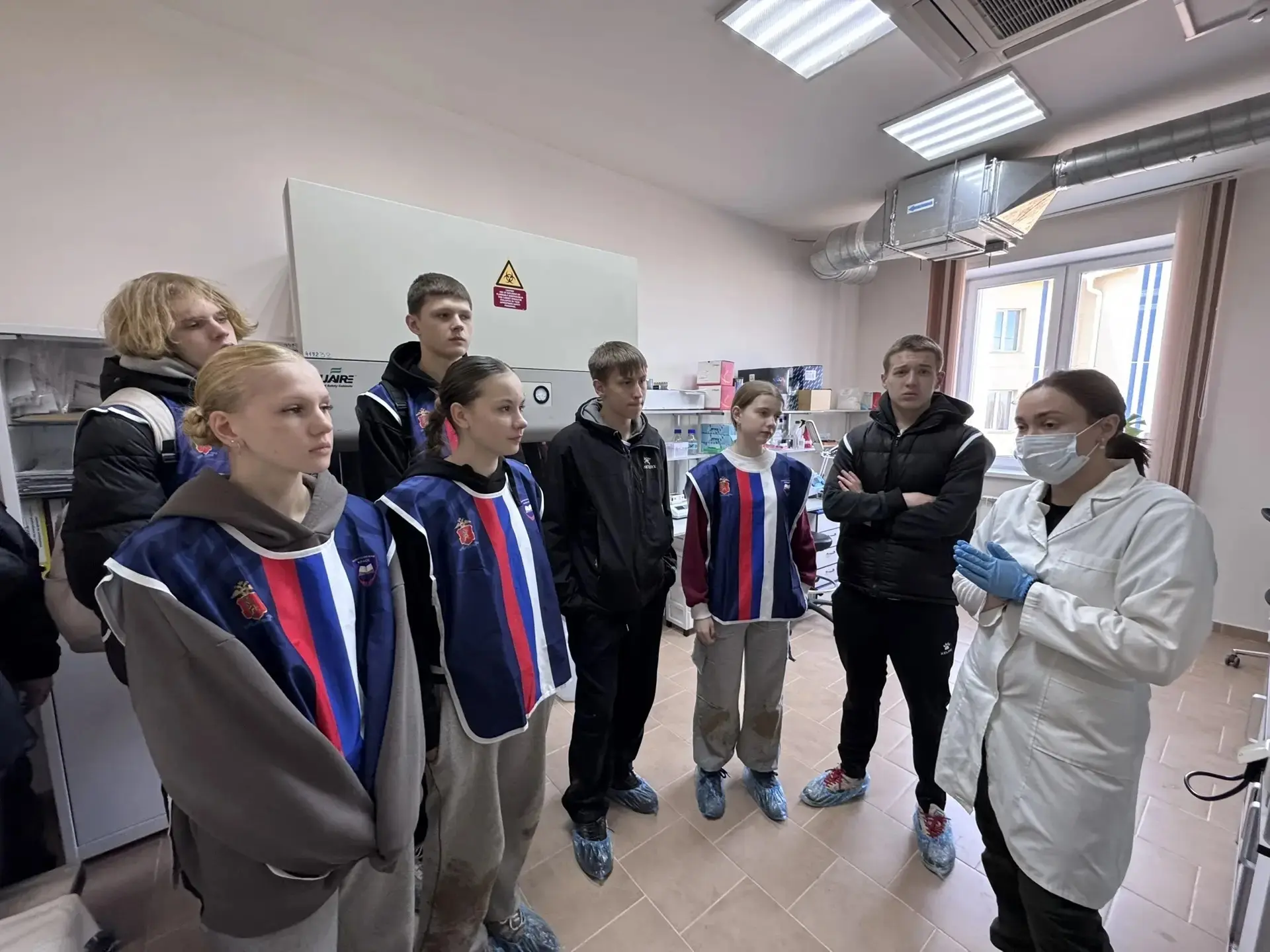 🎯 Точный выстрел, командный дух и связь поколений   В Красноярске на базе Центра кинологической служ