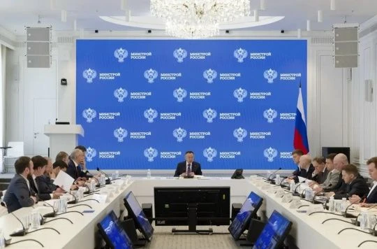 Глава Минстроя России Ирек Файзуллин и Руководитель Федеральной налоговой службы России...