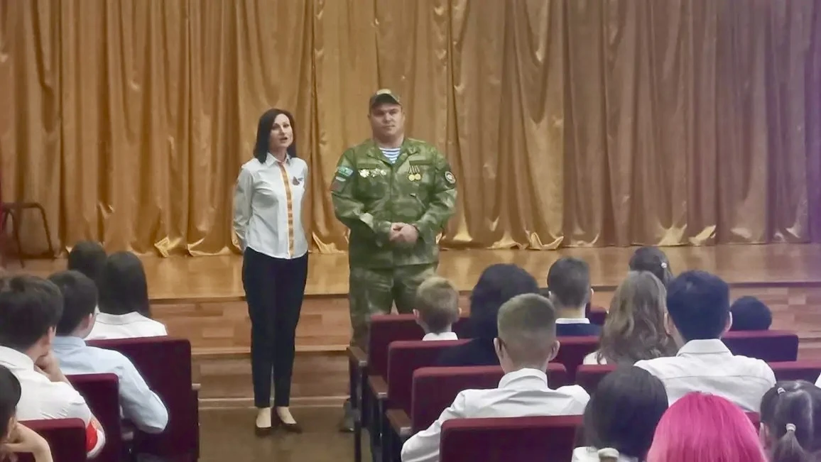 🏛️ В Гимназии № 24 торжественно открыта Вахта Памяти. В общеобразовательных организациях Московской 