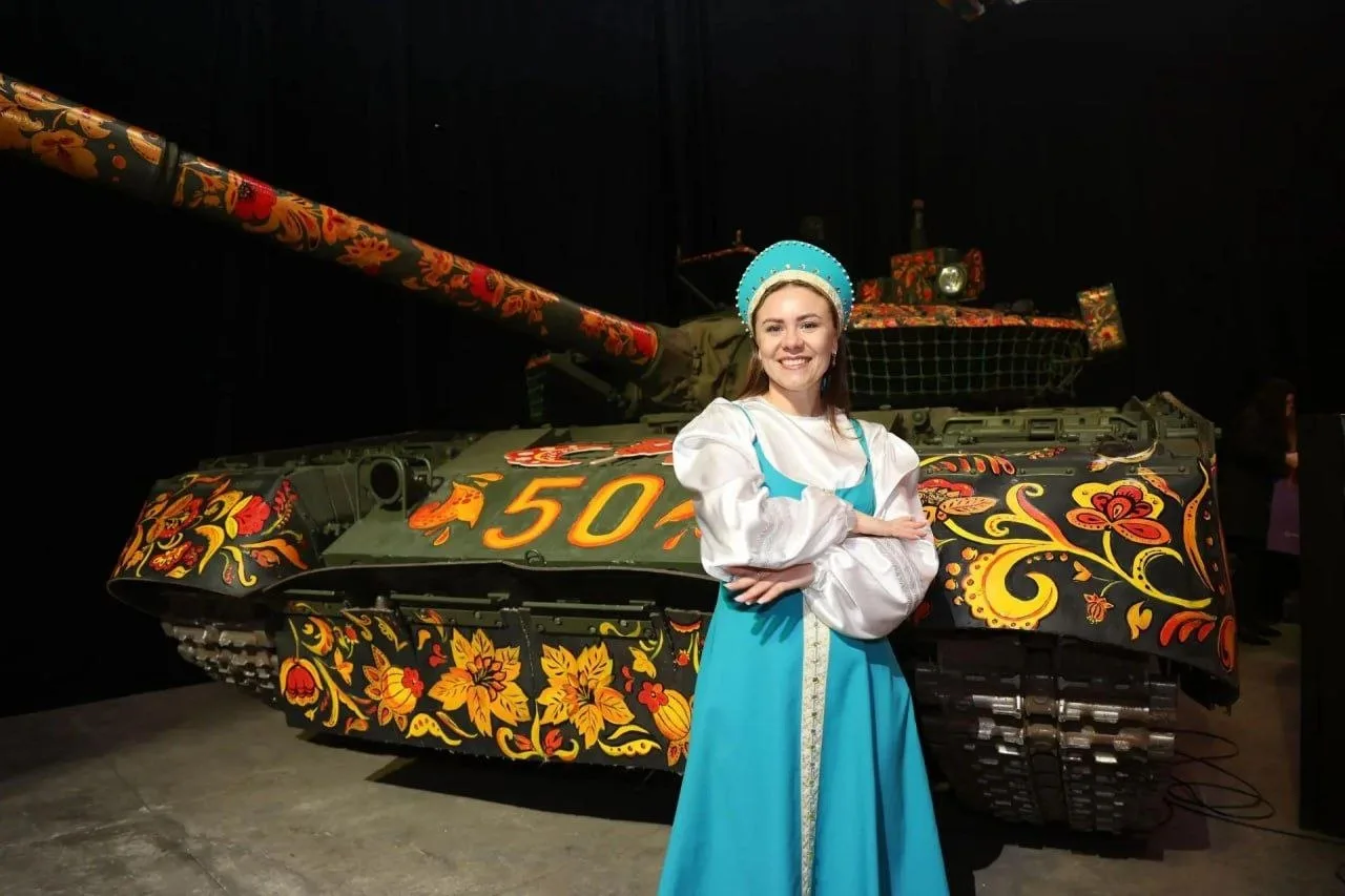 😍 Красивое. Омский танковый завод. "Восьмидесятка" в праздничной форме: Т-80 в этом го...