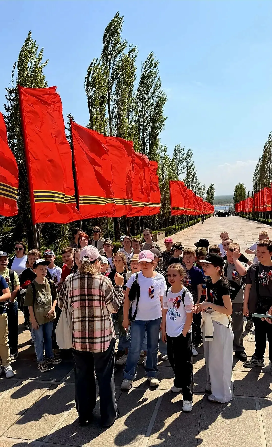 В преддверии Дня Победы ученики 3Е класса вместе с классным руководителем Клёнкиной Ольгой Юрьевной 