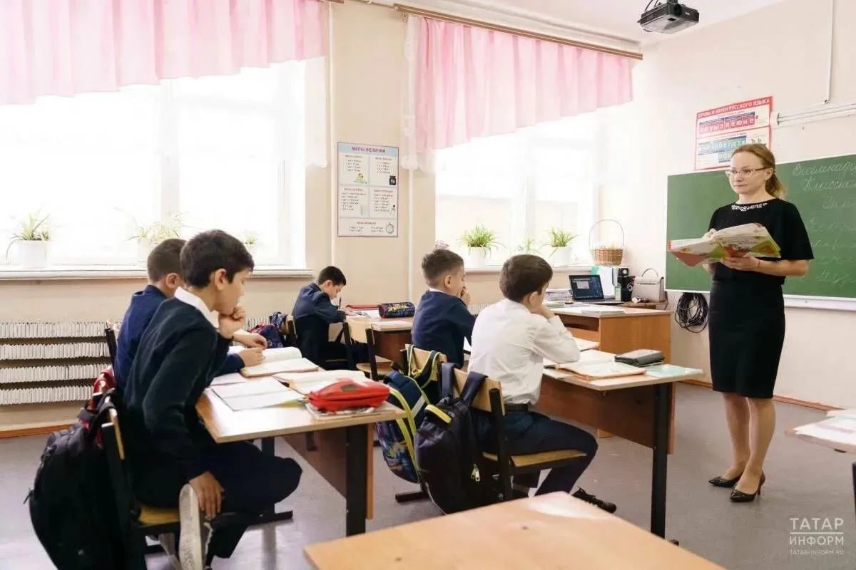 📵 Школьникам запретят телефоны на уроках с 1 сентября