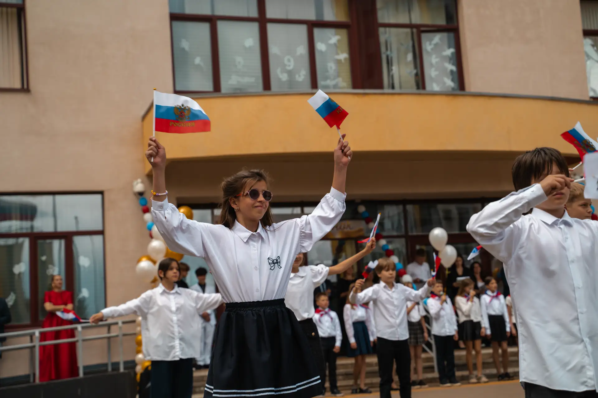 🎓🔔Вот и прозвенел Последний звонок для выпускников школы на Рублёвском шоссе!  📅 Этот день — не прос