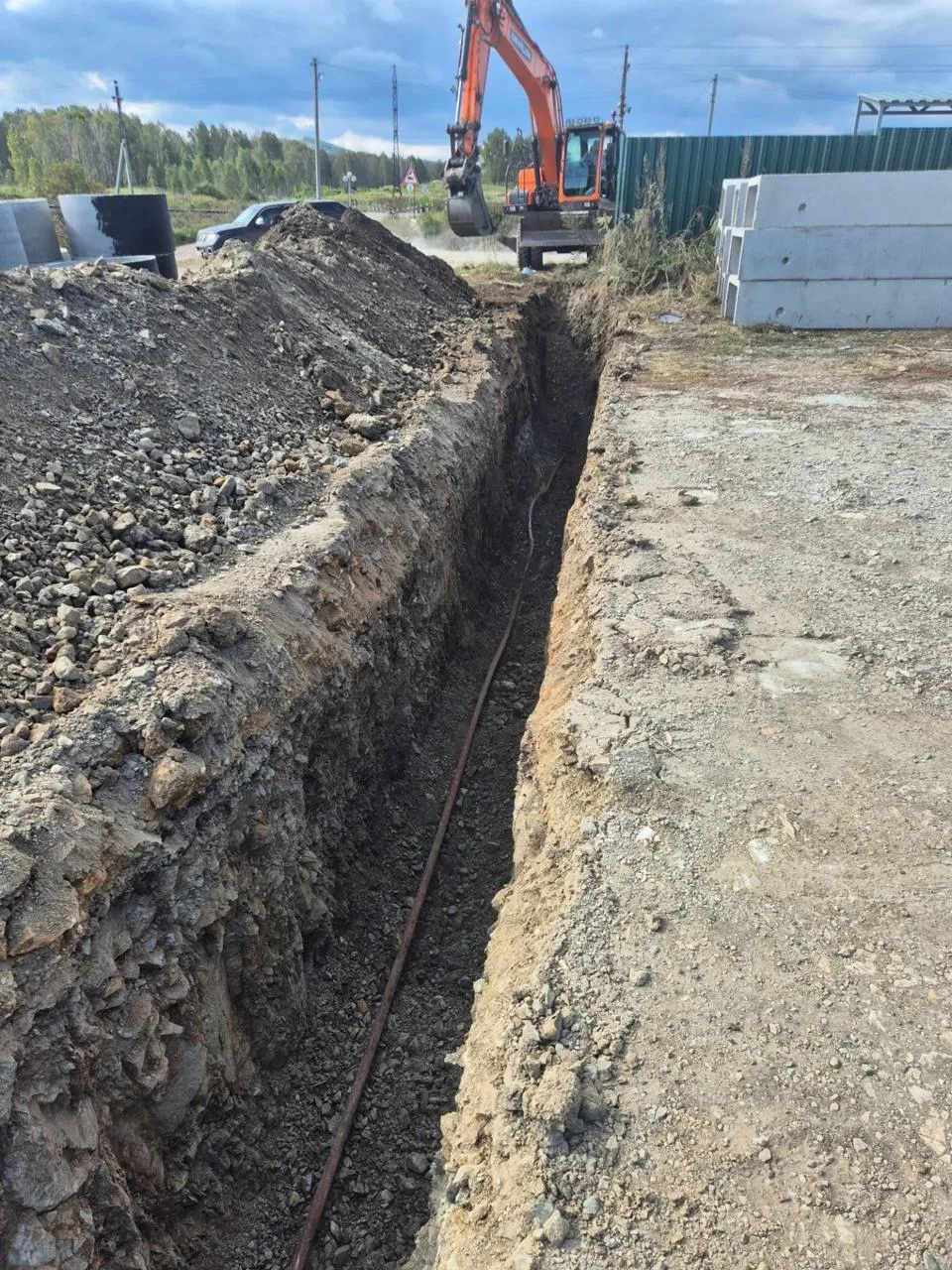 🛠В Смородинке продолжают обновлять теплосети. На участке от Советской до Детской прокл...