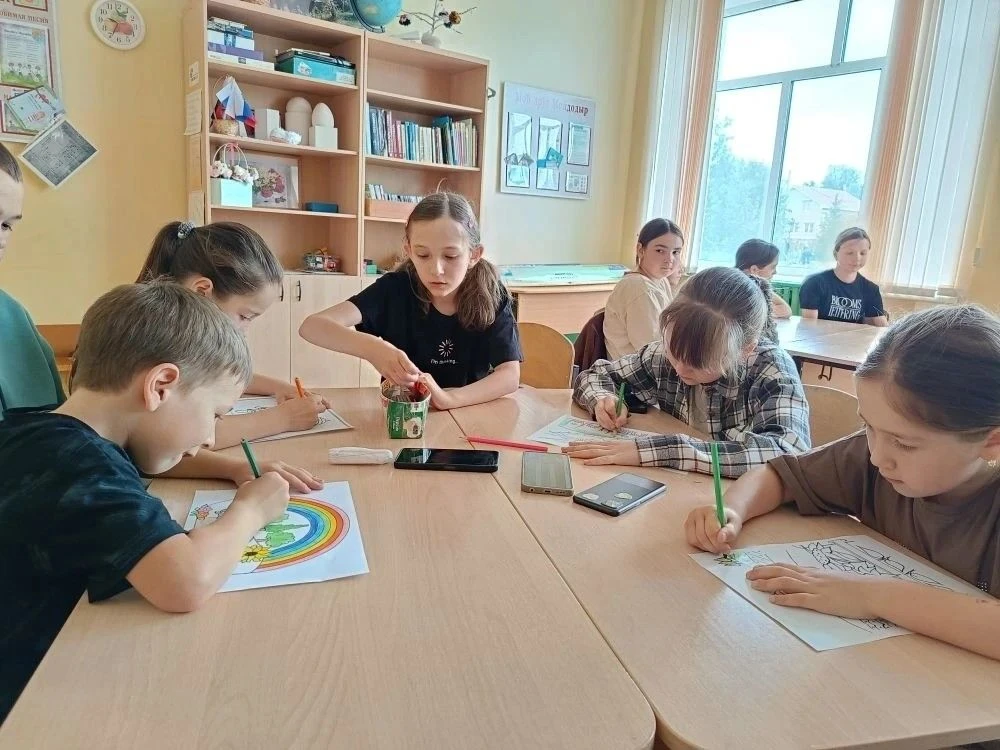 ИЗУЧАЕМ РОДНОЙ КРАЙ
Сегодня  в лагере "Солнышко" прошёл "День родного края".
Дан  старт двух увлекат
