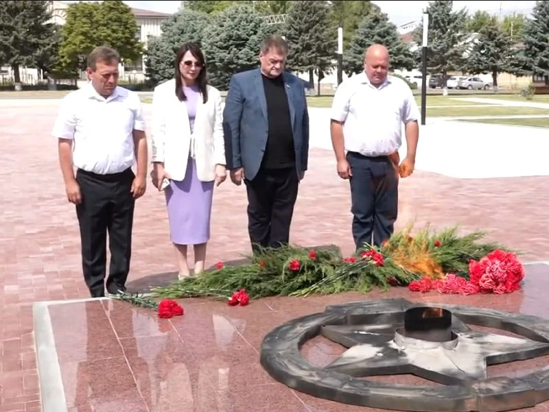 В Белоглинском районе обновили мемориал

В селе Белая Глина завершились работы у мемориала «Павшим о