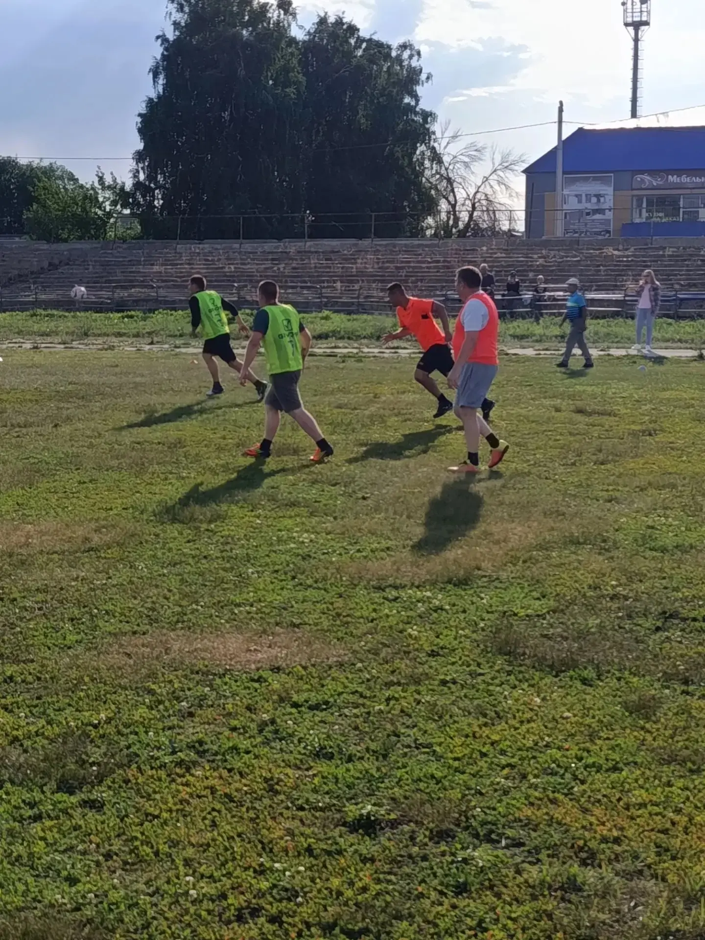 ⚽Ура! Наши родители — чемпионы! 🎉
Третий год подряд идут соревнования «Высший класс» среди родителе
