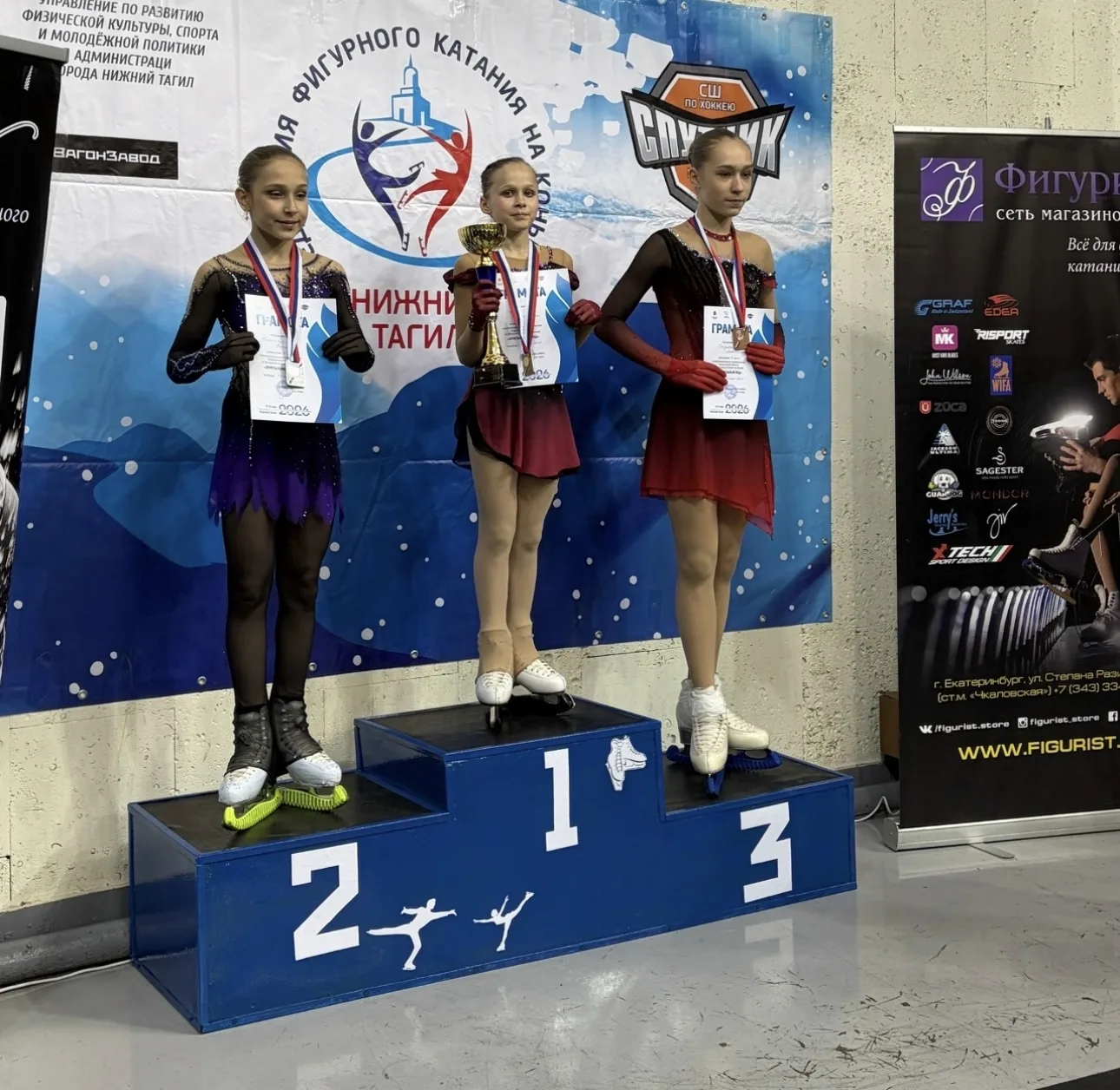 ФИГУРНОЕ КАТАНИЕ ⛸️ и ПЛАВАНИЕ 🏊‍♀️