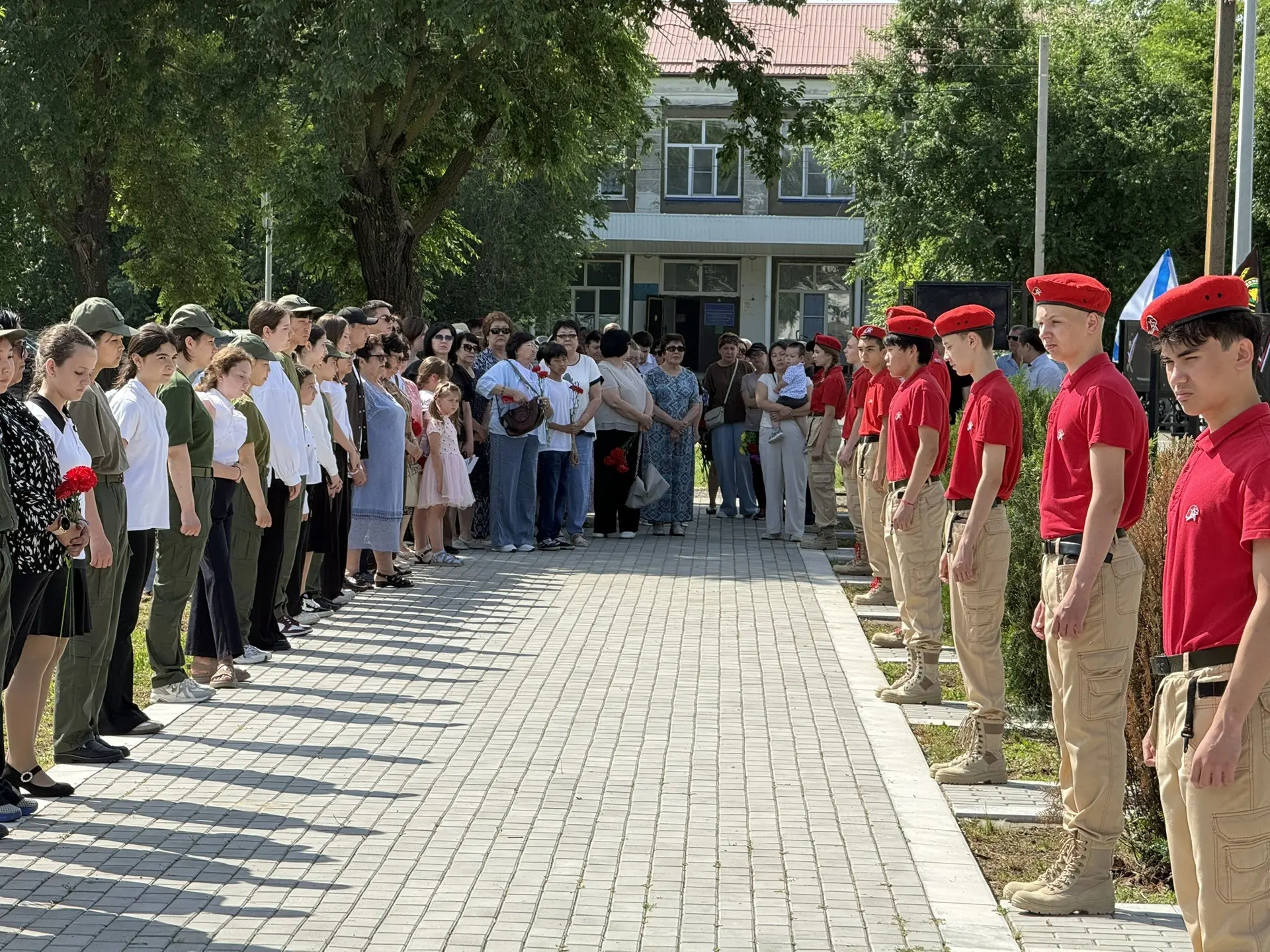 🕊️На Аллее памяти увековечена память героев: открыты новые мемориальные плиты землякам, погибшим в 