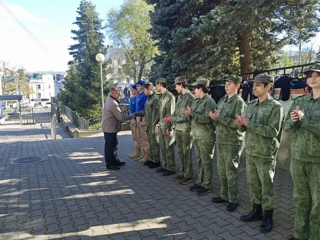 Наши поступки — дань памяти героям нашей страны!  С 25 по 29 апреля юнармейцы МБОУ СОШ №45 г. Ставро