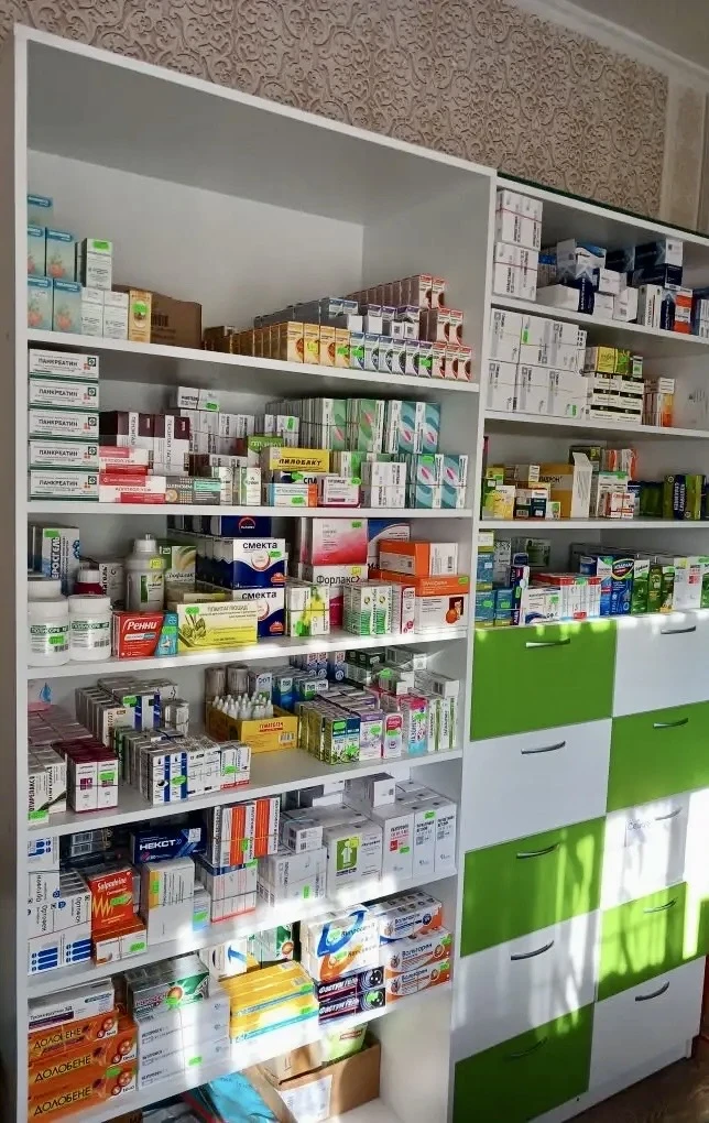 🏥Оснащение государственного аптечного пункта в селе Павловка — установка витрины и при...