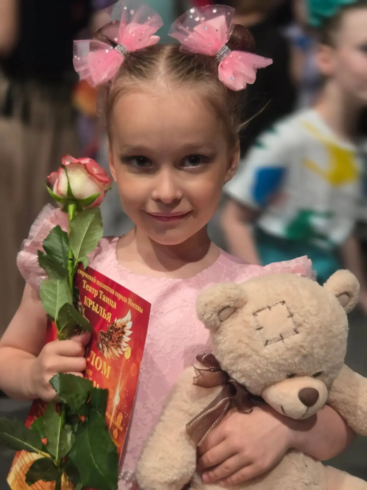 #любимтеатр1557 и летний детский лагерь на сцене

🙌 Наша Мила — воспитанница 6-й группы — приняла у