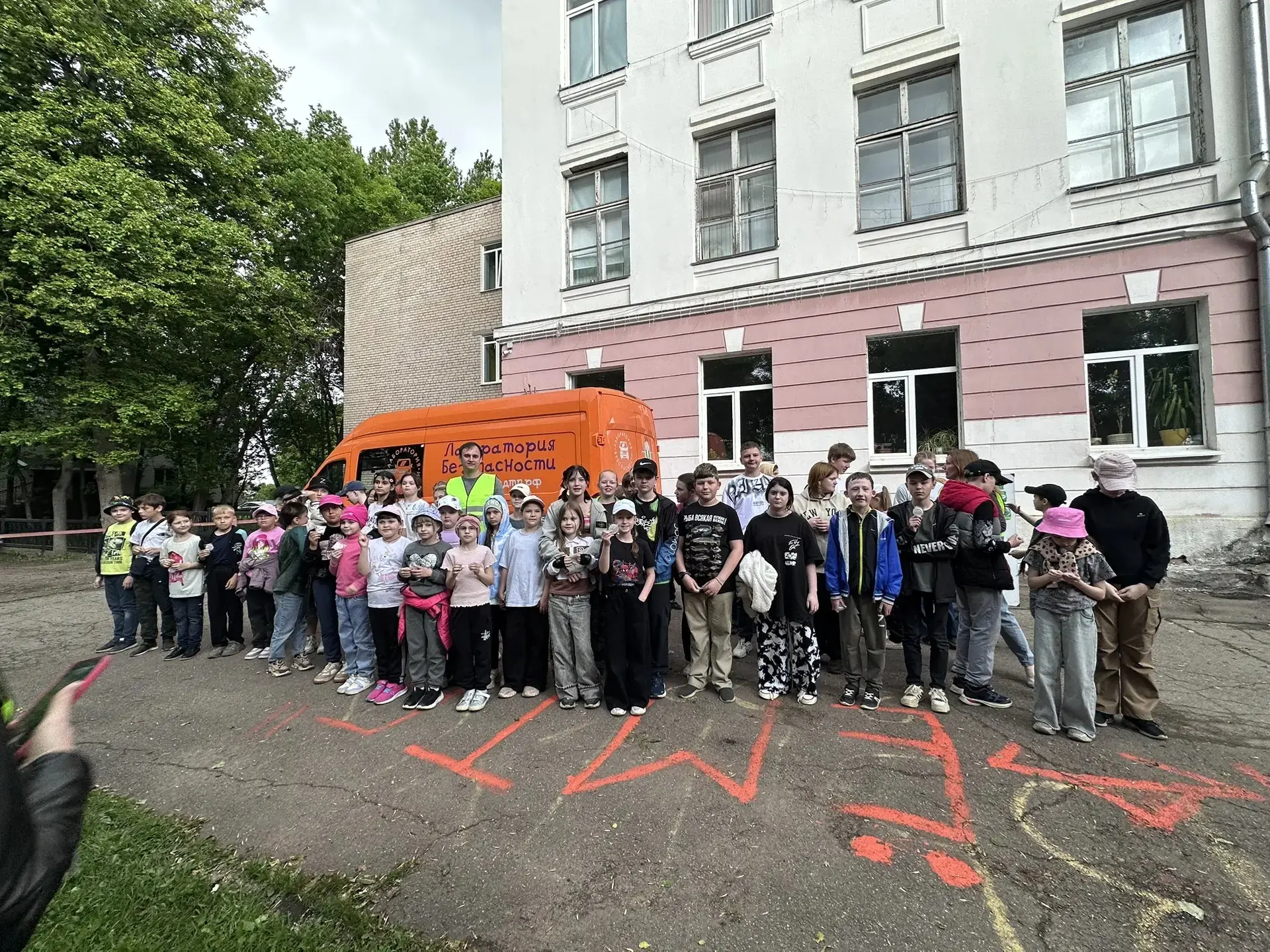 Закончился еще один учебный год и вновь наш летний пришкольный лагерь открыл свои двери...
