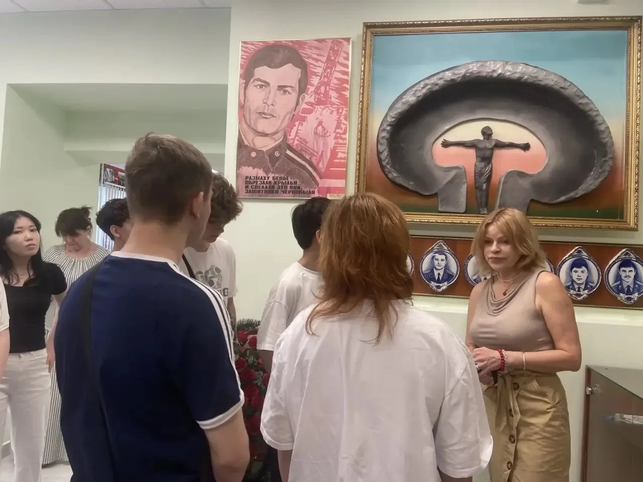 Десятиклассники школы "Созвездие" в гостях у МЧС: Урок мужества и профессионализма Сегодня 21 мая уч