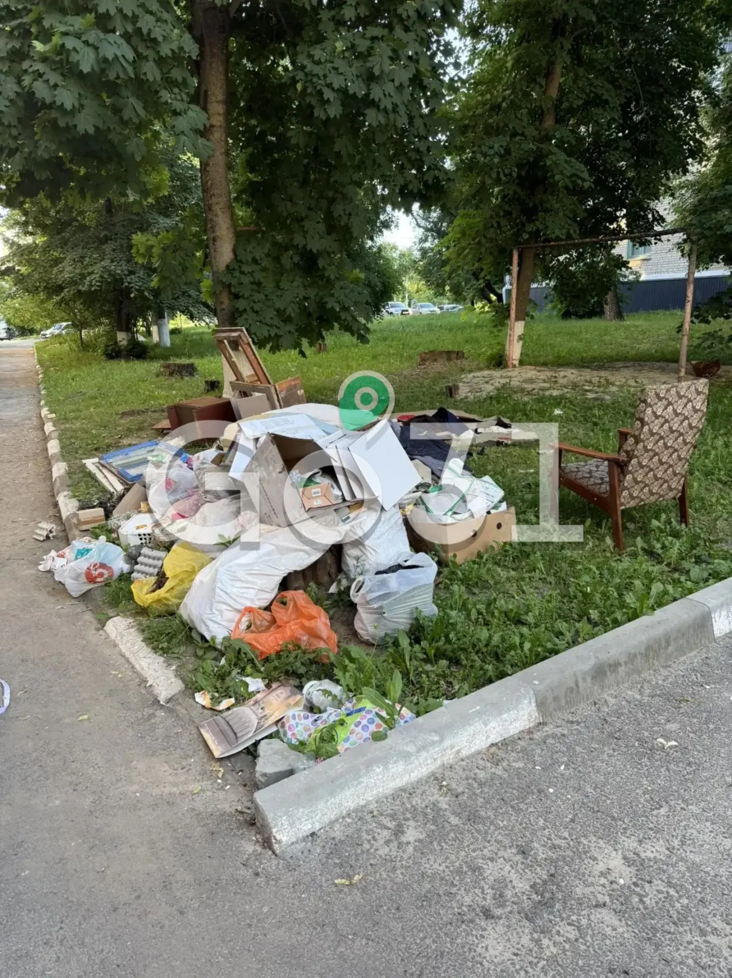 Жители Белгорода вновь обращают внимание на проблему с вывозом мусора на улице Садовой 😱

По словам