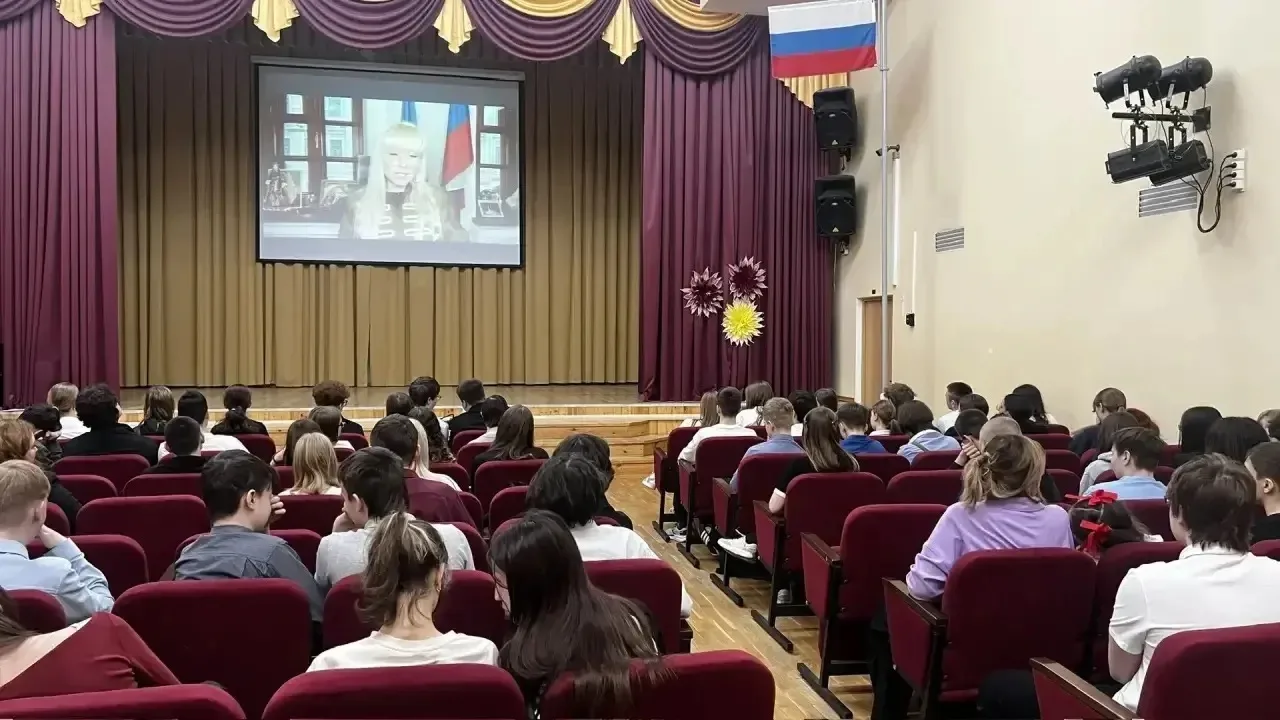 Сегодня состоялся урок для учащихся 8–9‑х классов на тему «Профилактика вовлечения подростков в дест