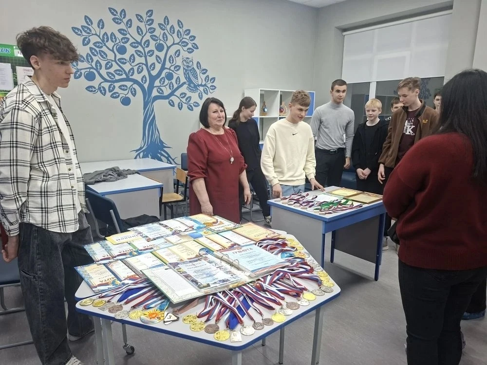 В 10 «А» классе прошла «Выставка достижений».🥇 В рамках празднования Дня науки, хотим поделиться с в