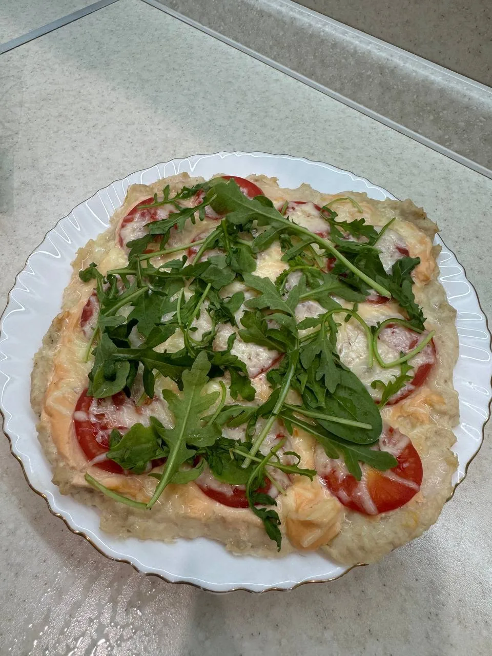 ПП пицца 🍕
Ингредиенты:
- филе куриной грудки 250 гр
- Творожный сливочный сыр 80 гр
- Кетчуп/томат