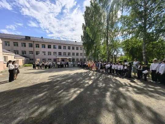 26 мая в нашей образовательной организации прошла торжественная линейка, посвященная за...