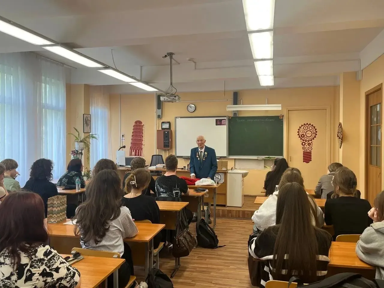Урок истории, который не найти в учебниках: визит Николая Васильевича Спиридонова в нашу школу!  Сег